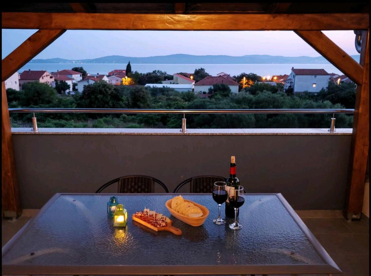 A Three Bedroom With Sea View Apartament Bibinje